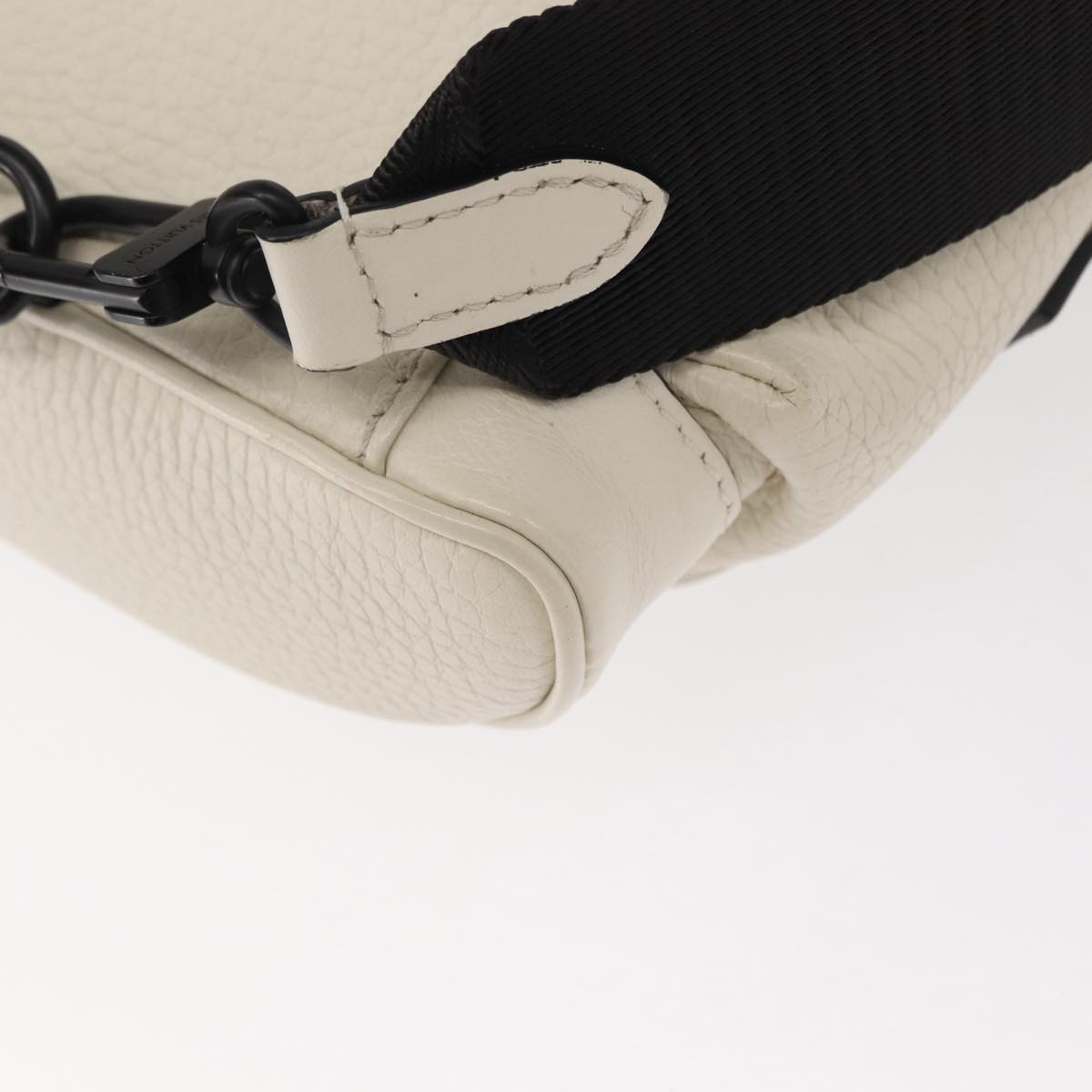 LOUIS VUITTON Christopher XS Bag Taurillon Leather White M58493 Auth ka147M