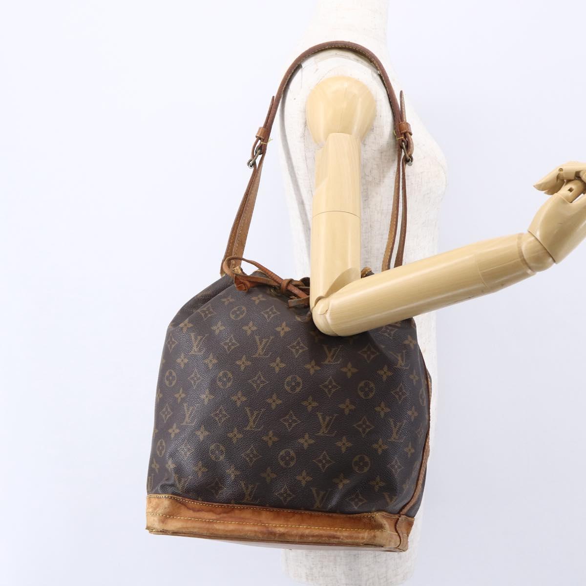 LOUIS VUITTON Monogram Noe Shoulder Bag M42224 LV Auth ka189
