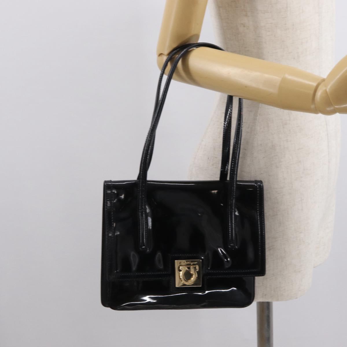 Salvatore Ferragamo Gancini Shoulder Bag Patent leather Gold Black Auth ka1897
