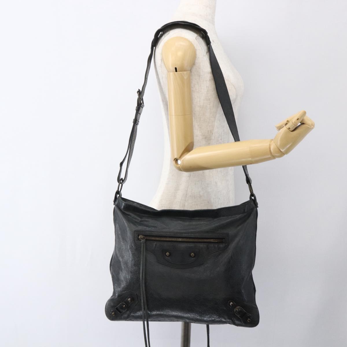 BALENCIAGA The Messenger Shoulder Bag Leather Black Auth ka2036