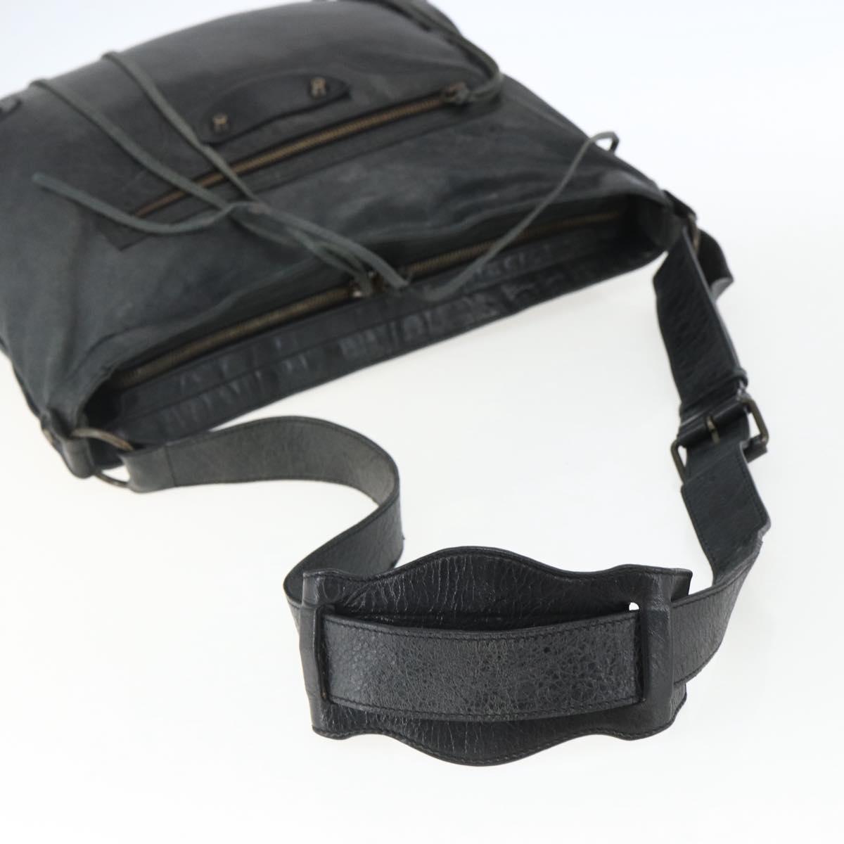 BALENCIAGA The Messenger Shoulder Bag Leather Black Auth ka2036