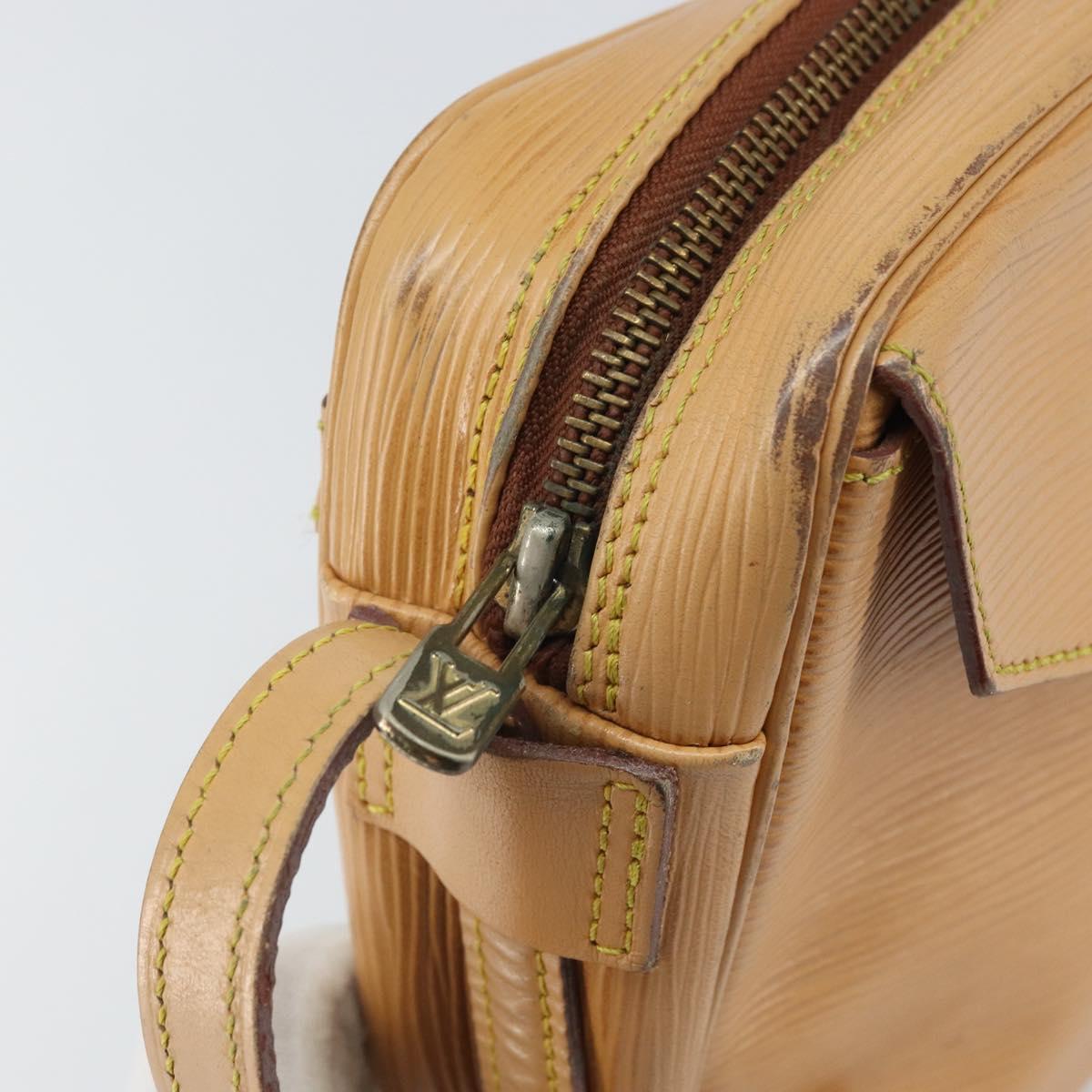 LOUIS VUITTON Epi Jeune Fille MM Shoulder Bag Beige M52156 LV Auth ka2069