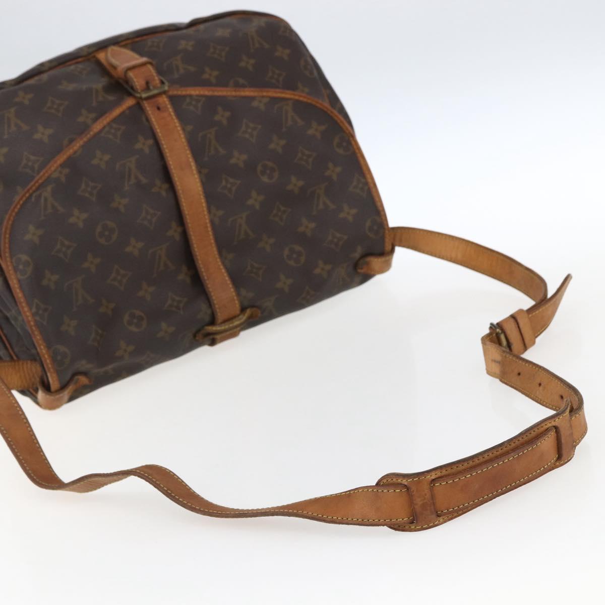 LOUIS VUITTON Monogram Saumur 35 Shoulder Bag M42254 LV Auth ka2121