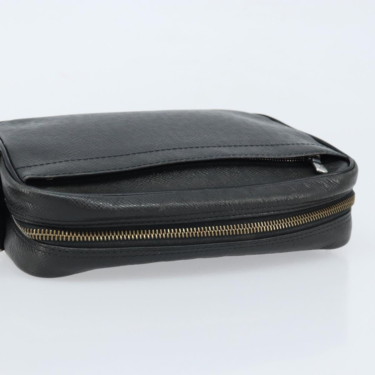 LOUIS VUITTON Taiga Karga Clutch Bag Ardoise M30812 LV Auth ka2832