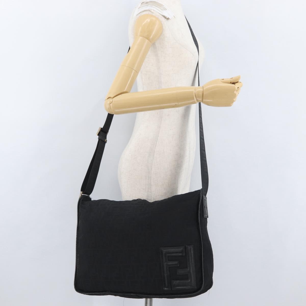 FENDI Zucca Canvas Shoulder Bag Black Auth ka2914