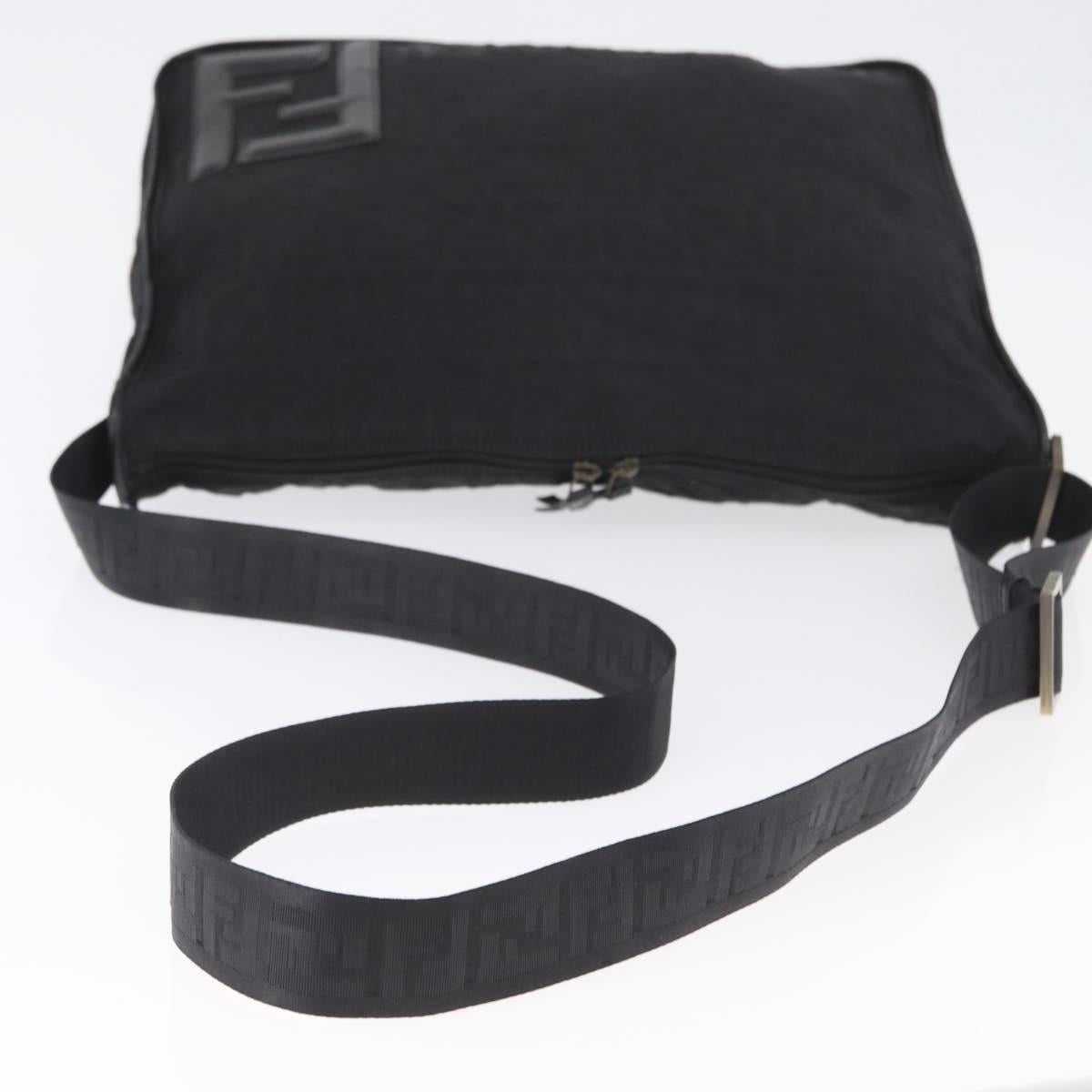 FENDI Zucca Canvas Shoulder Bag Black Auth ka2914