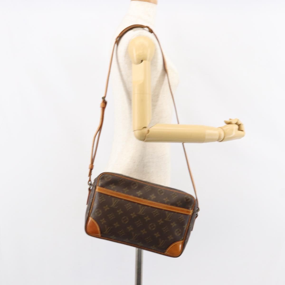 LOUIS VUITTON Monogram Trocadero 30 Shoulder Bag M51272 LV Auth ka293