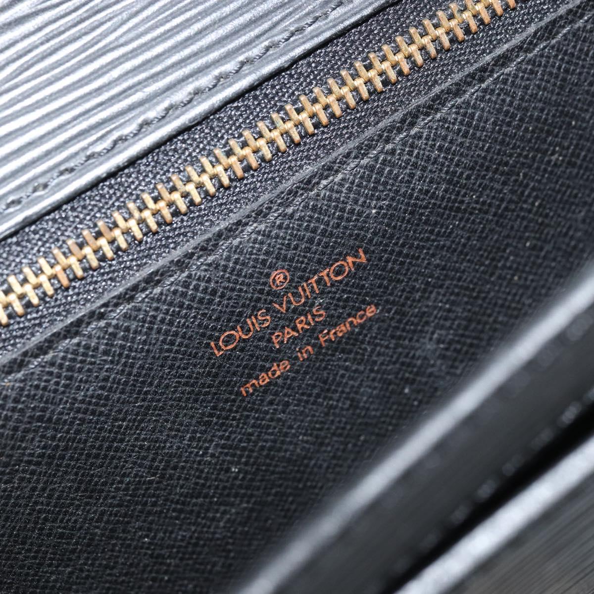 LOUIS VUITTON Epi Serie Dragonne Clutch Bag Black Noir M52612 LV Auth ka3132