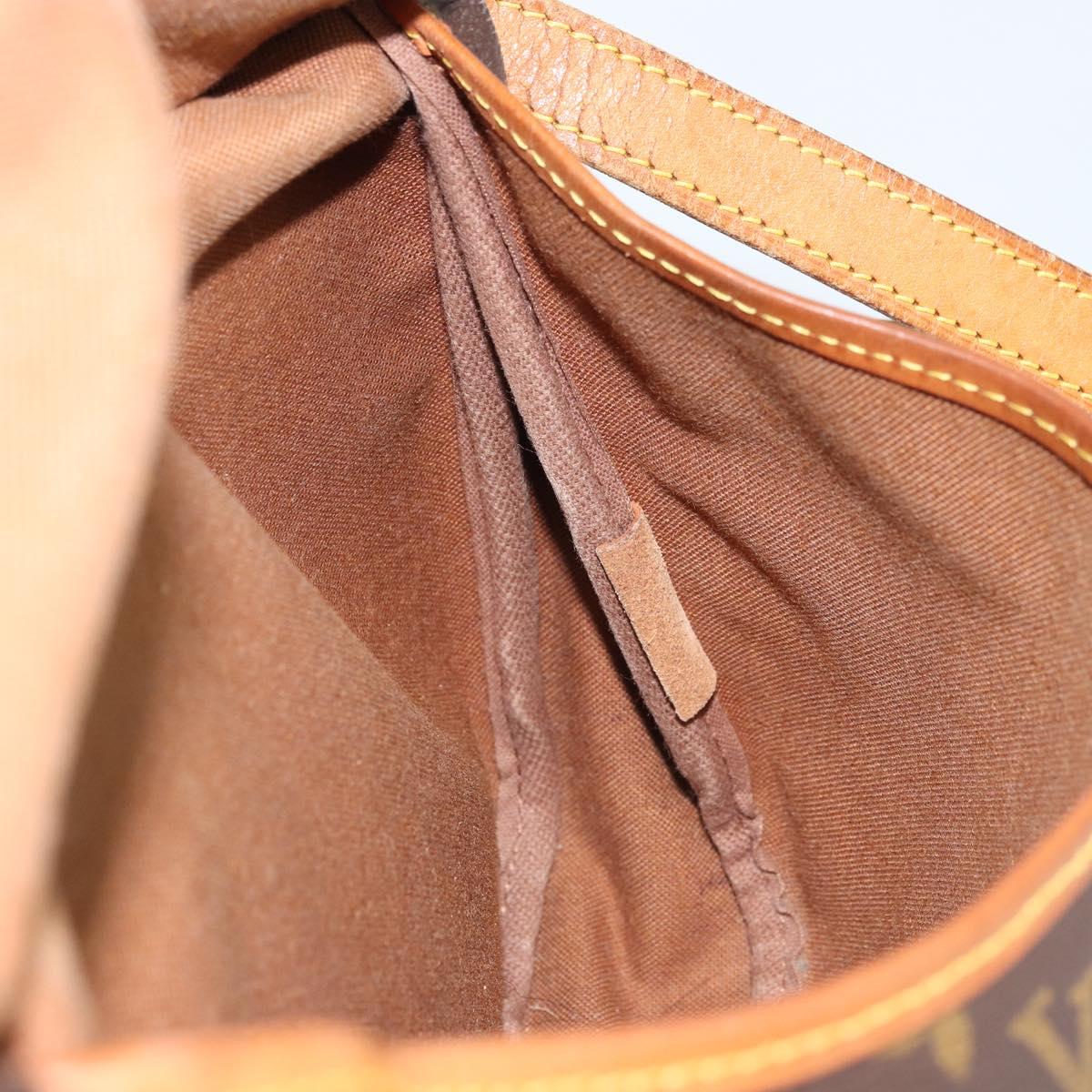 LOUIS VUITTON Monogram Saumur 30 Shoulder Bag M42256 LV Auth ka3177