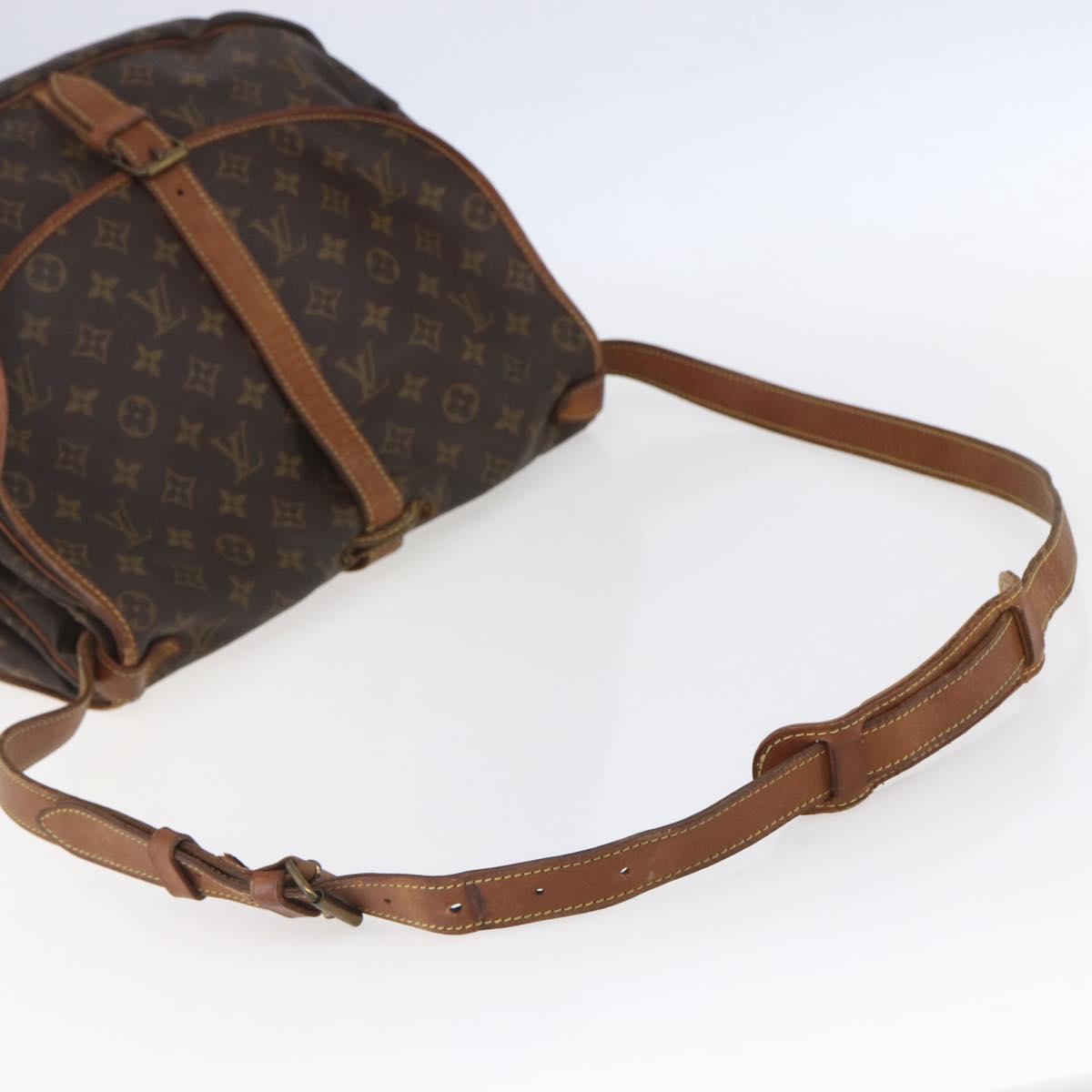 LOUIS VUITTON Monogram Saumur 35 Shoulder Bag M42254 LV Auth ka344