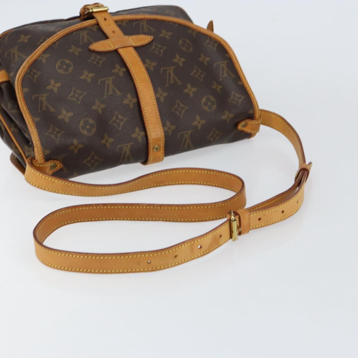 LOUIS VUITTON Monogram Saumur 30 Shoulder Bag M42256 LV Auth ka399