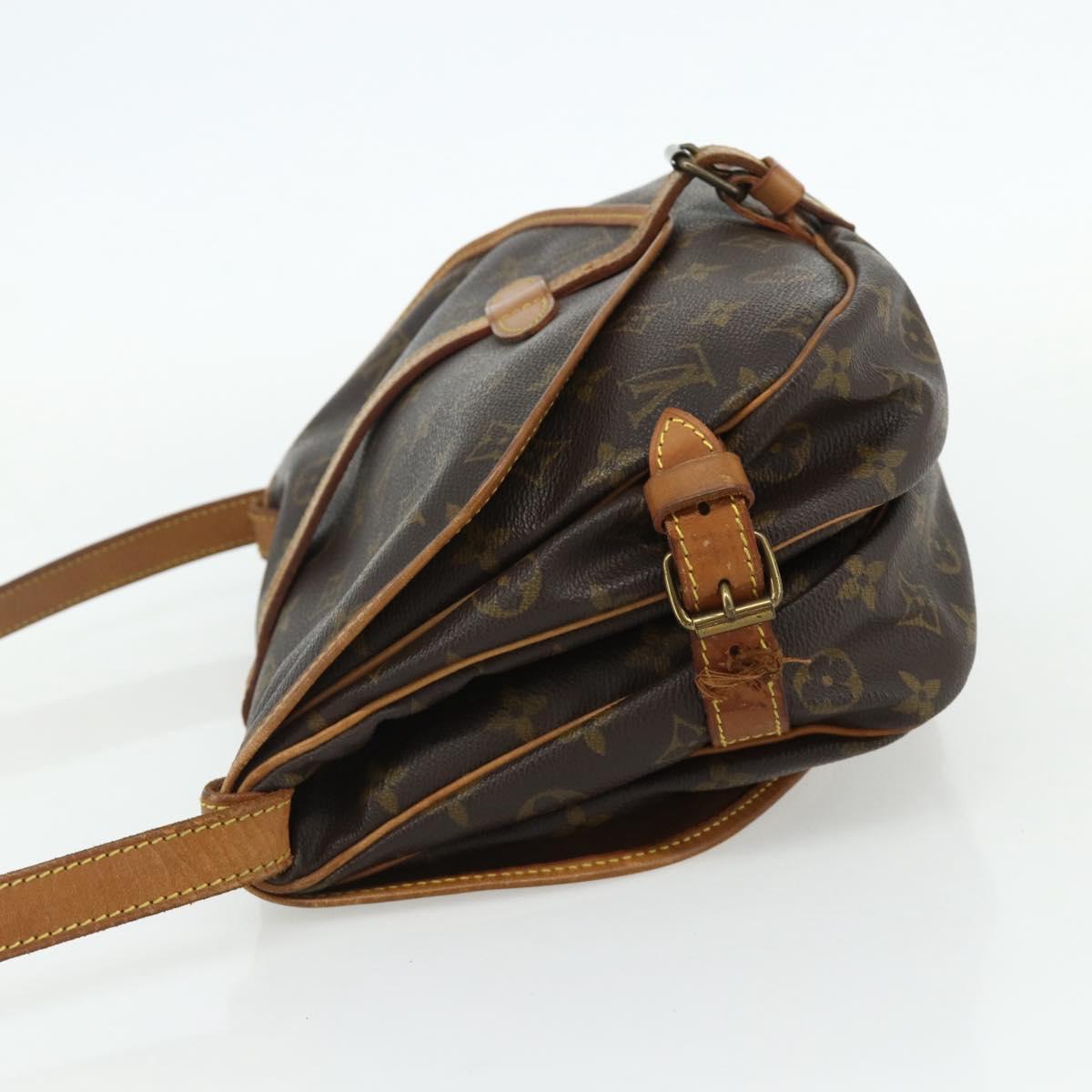 LOUIS VUITTON Monogram Saumur 30 Shoulder Bag M42256 LV Auth ka4242
