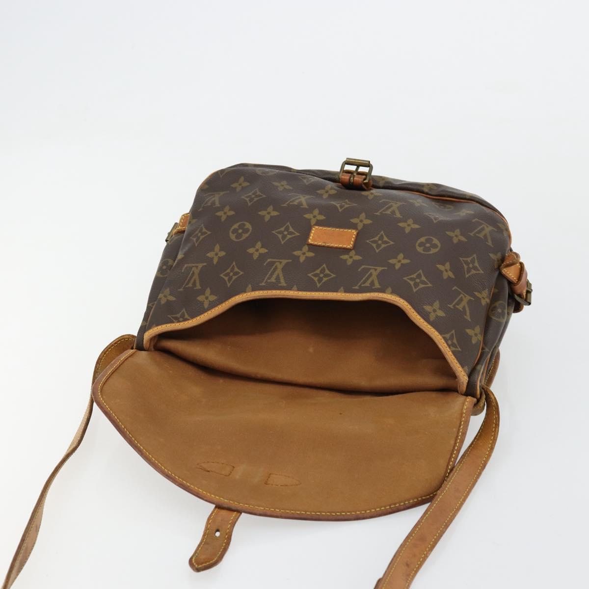 LOUIS VUITTON Monogram Saumur 30 Shoulder Bag M42256 LV Auth ka4312