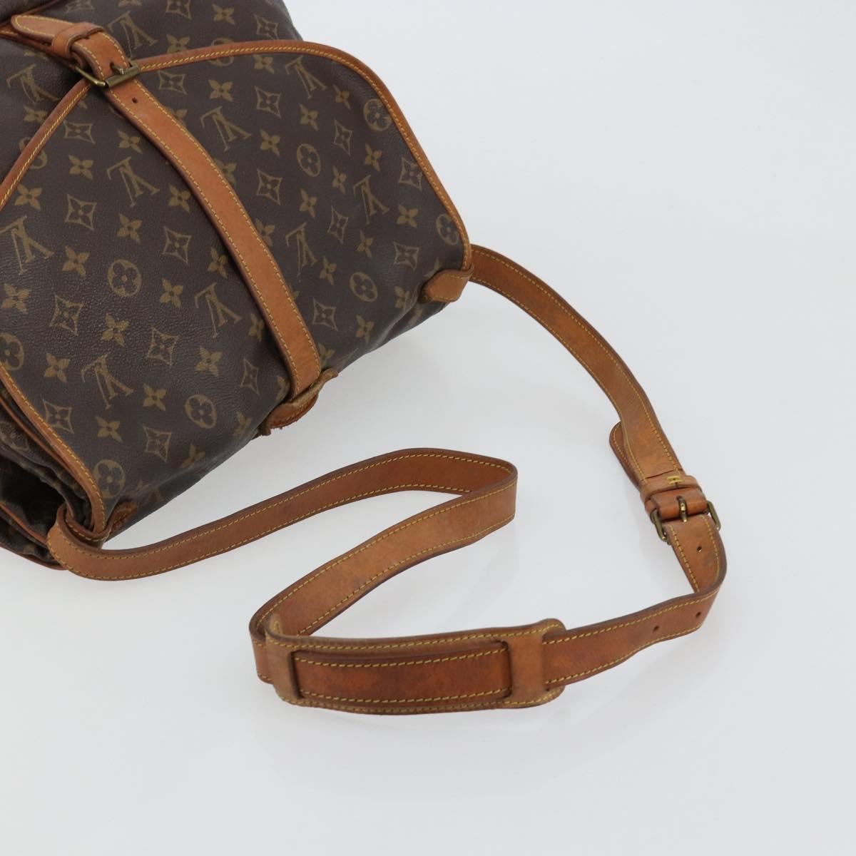 LOUIS VUITTON Monogram Saumur 35 Shoulder Bag M42254 LV Auth ka4390