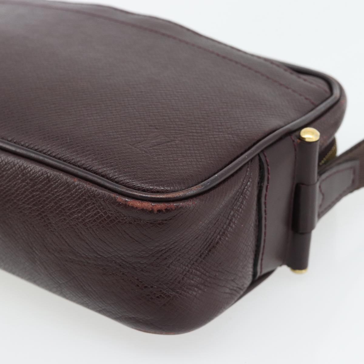 LOUIS VUITTON Taiga Karga Clutch Bag Ardoise M30812 LV Auth ka4427