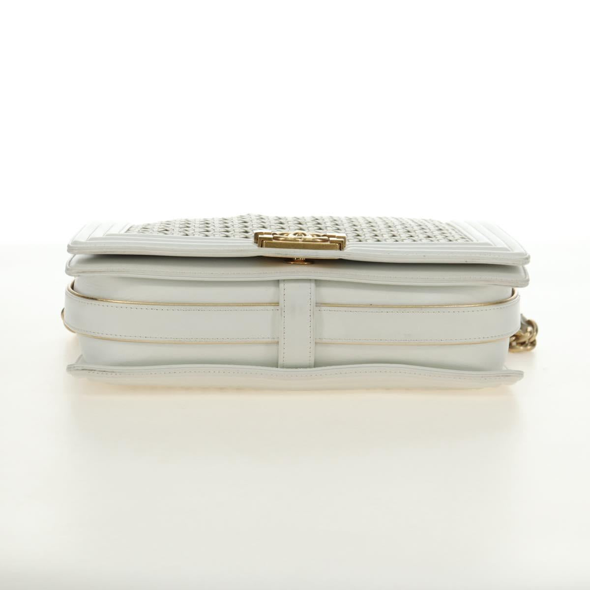 CHANEL Chain Boy Chanel Shoulder Bag Leather White Gold CC Auth ka4428V