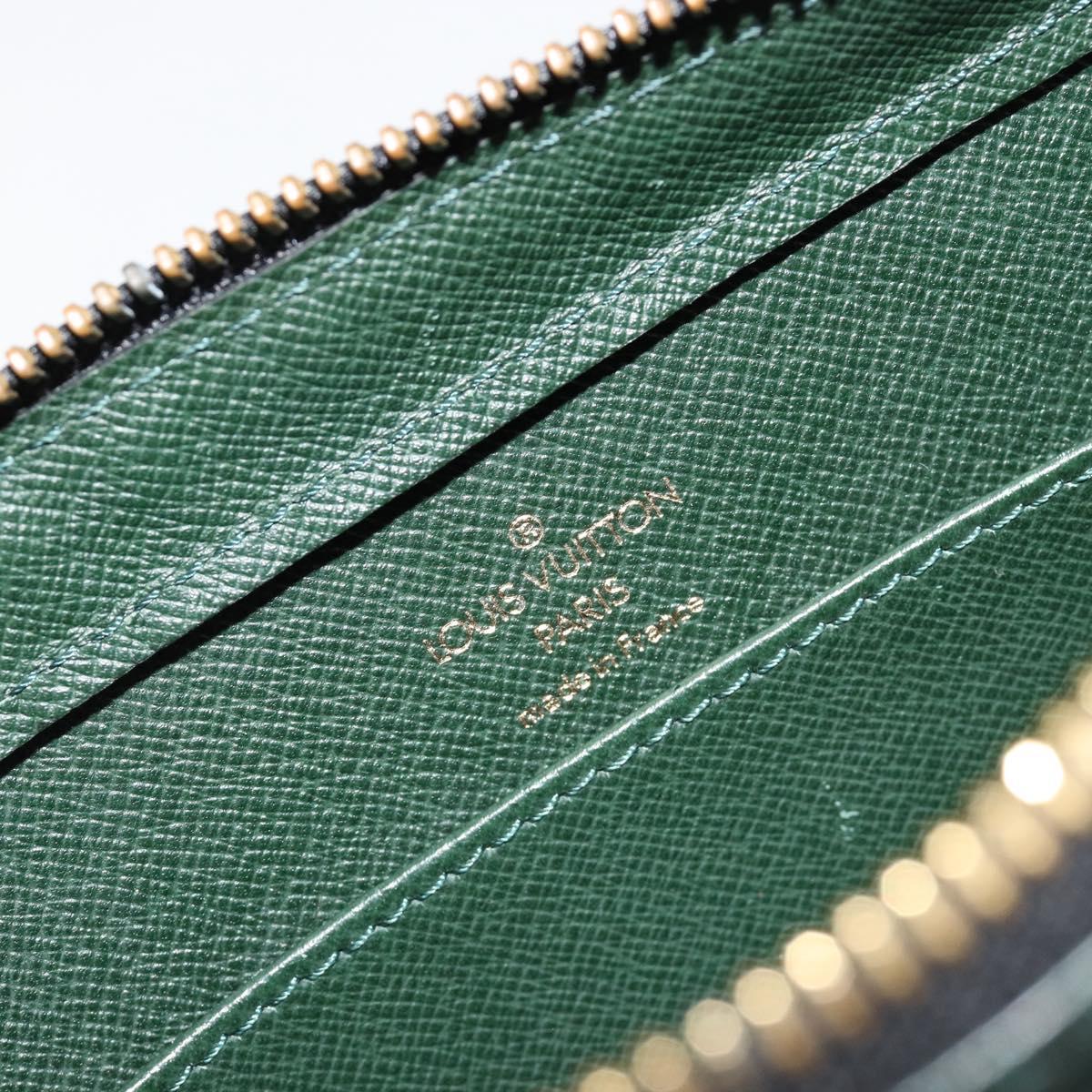 LOUIS VUITTON Taiga Baikal Clutch Bag Epicea M30184 LV Auth ka4580
