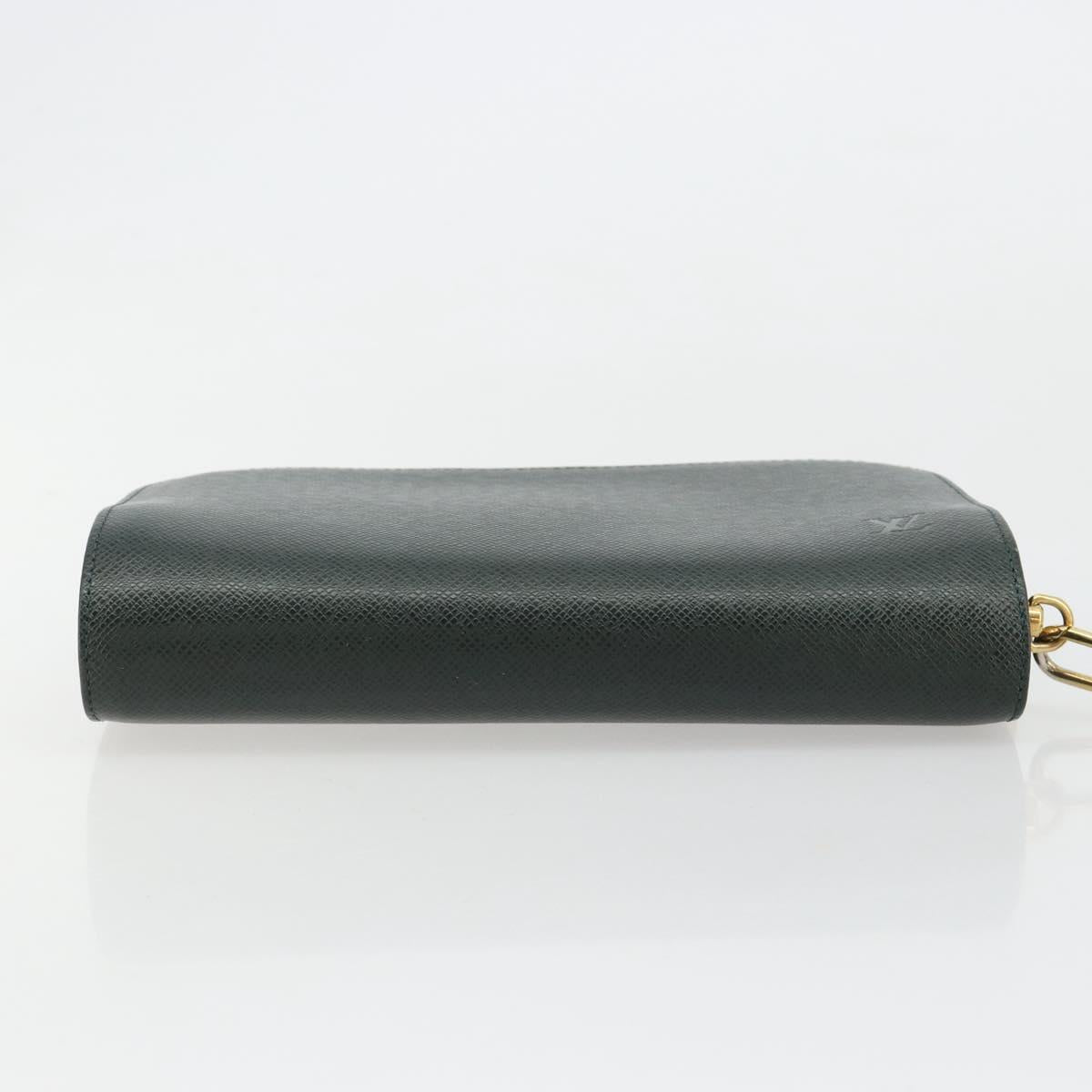 LOUIS VUITTON Taiga Baikal Clutch Bag Epicea M30184 LV Auth ka4580
