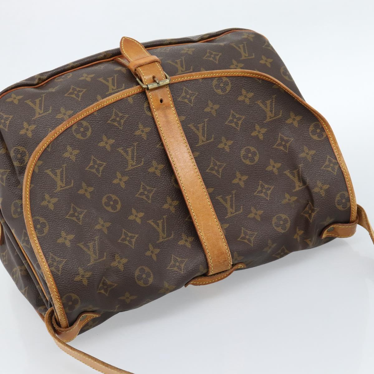 LOUIS VUITTON Monogram Saumur 35 Shoulder Bag M42254 LV Auth ka4631