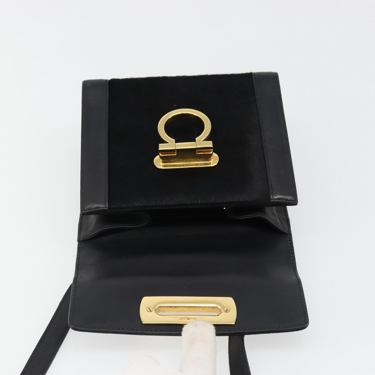 Salvatore Ferragamo Gancini Shoulder Bag Harako leather Black Gold Auth ka4773A