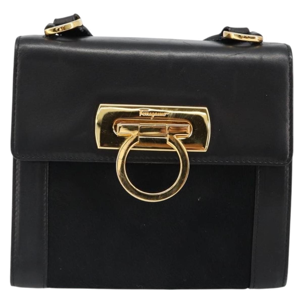 Salvatore Ferragamo Gancini Shoulder Bag Harako leather Black Gold Auth ka4773A