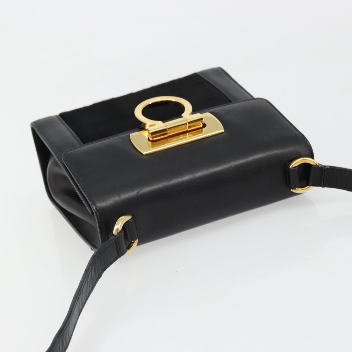 Salvatore Ferragamo Gancini Shoulder Bag Harako leather Black Gold Auth ka4773A