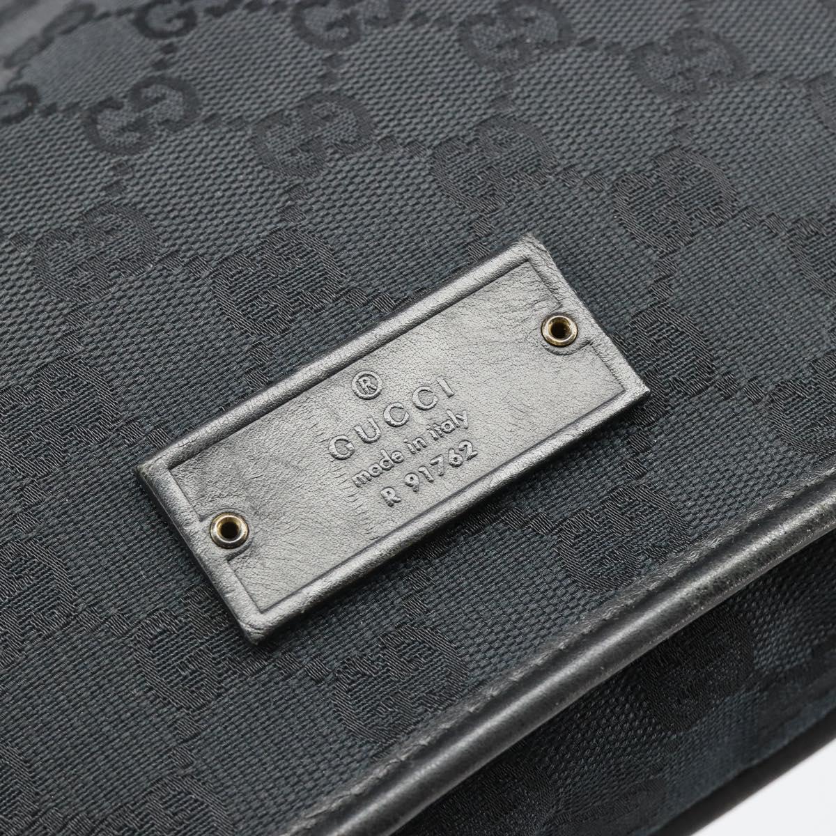GUCCI GG Canvas Shoulder Bag Black Gold 91762 Auth ka4779A