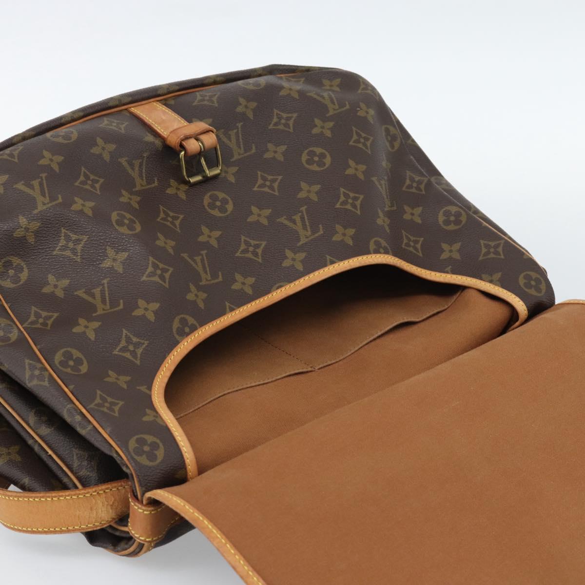 LOUIS VUITTON Monogram Saumur 35 Shoulder Bag M42254 LV Auth ka4885