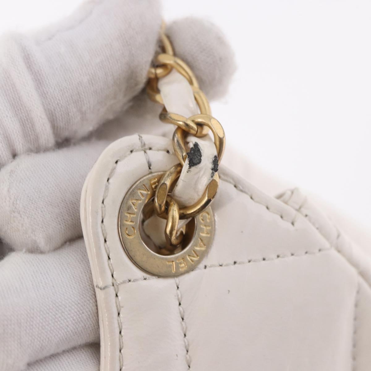 CHANEL Matelasse Chain Shoulder Bag Patent leather White Gold CC Auth ka4897SAM