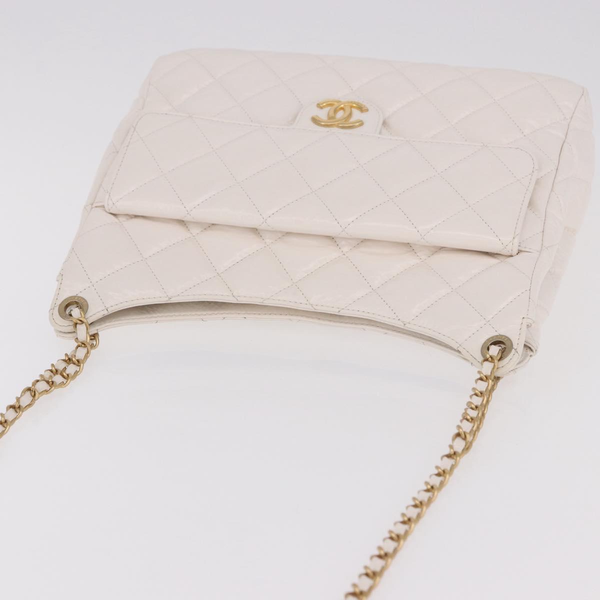 CHANEL Matelasse Chain Shoulder Bag Patent leather White Gold CC Auth ka4897SAM