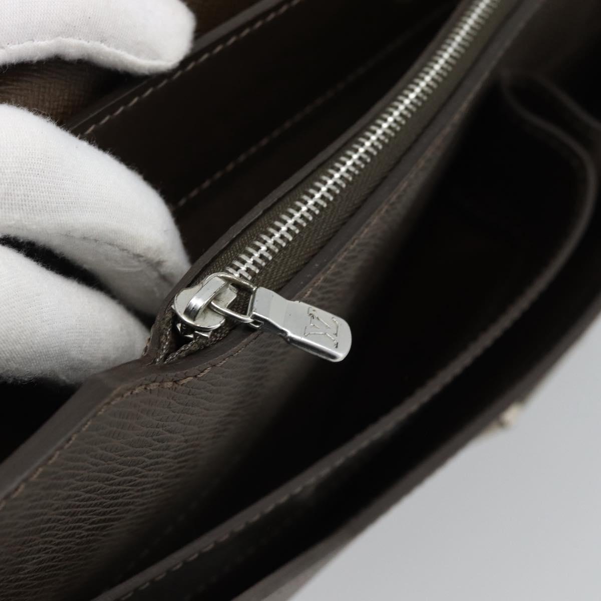 LOUIS VUITTON Taiga Robusto 1 Business Bag Grizzly M31058 LV Auth ka4954