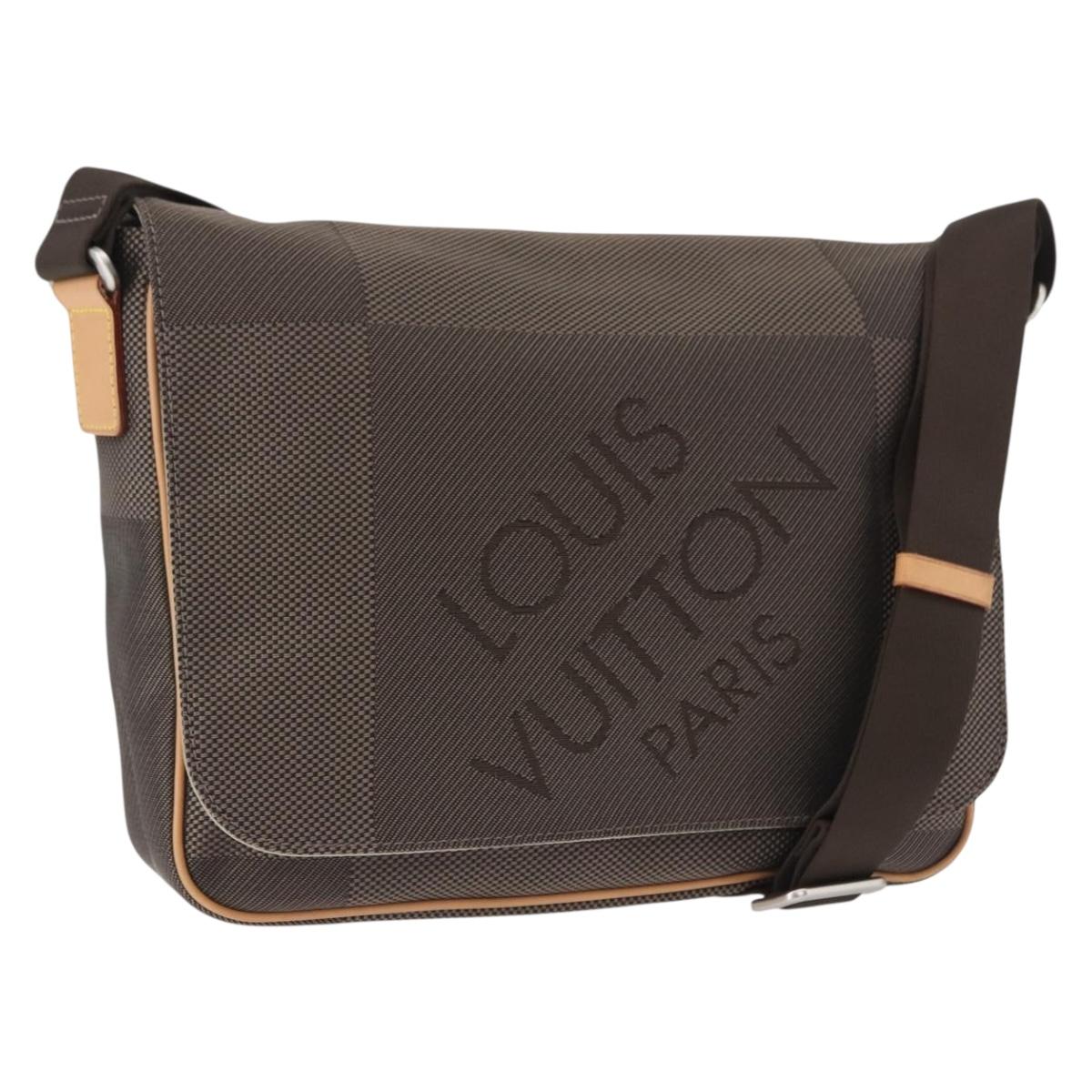 LOUIS VUITTON Damier Geant Petite Message Shoulder Bag Tail M93617 Auth ka5640