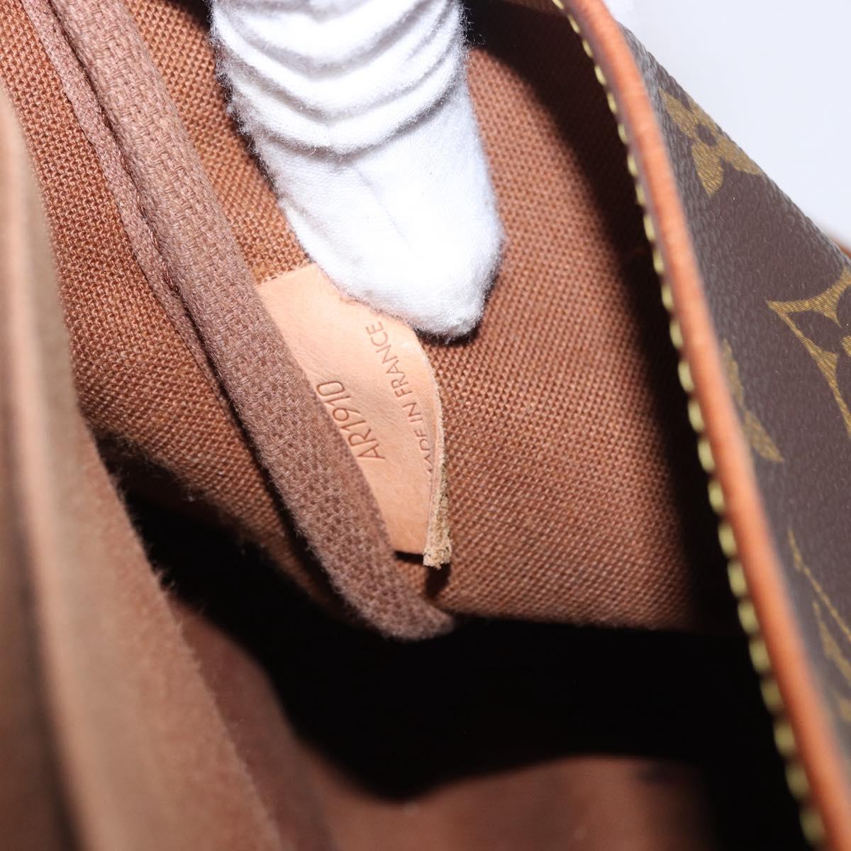 LOUIS VUITTON Monogram Saumur 35 Shoulder Bag M42254 LV Auth ka5756