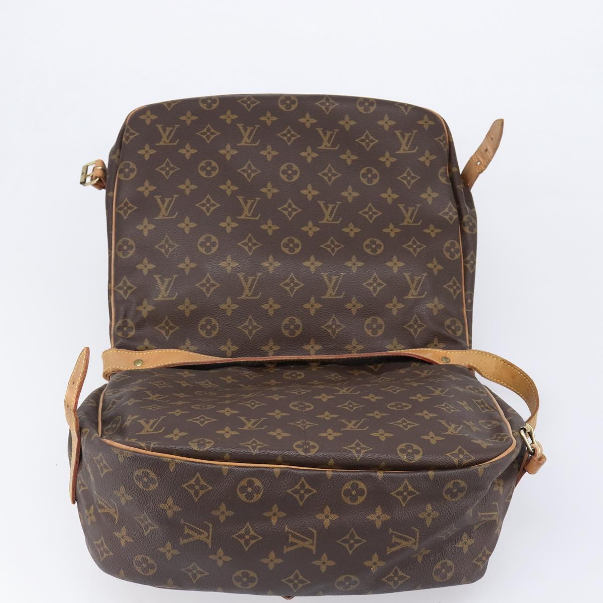 LOUIS VUITTON Monogram Saumur 35 Shoulder Bag M42254 LV Auth ka6011