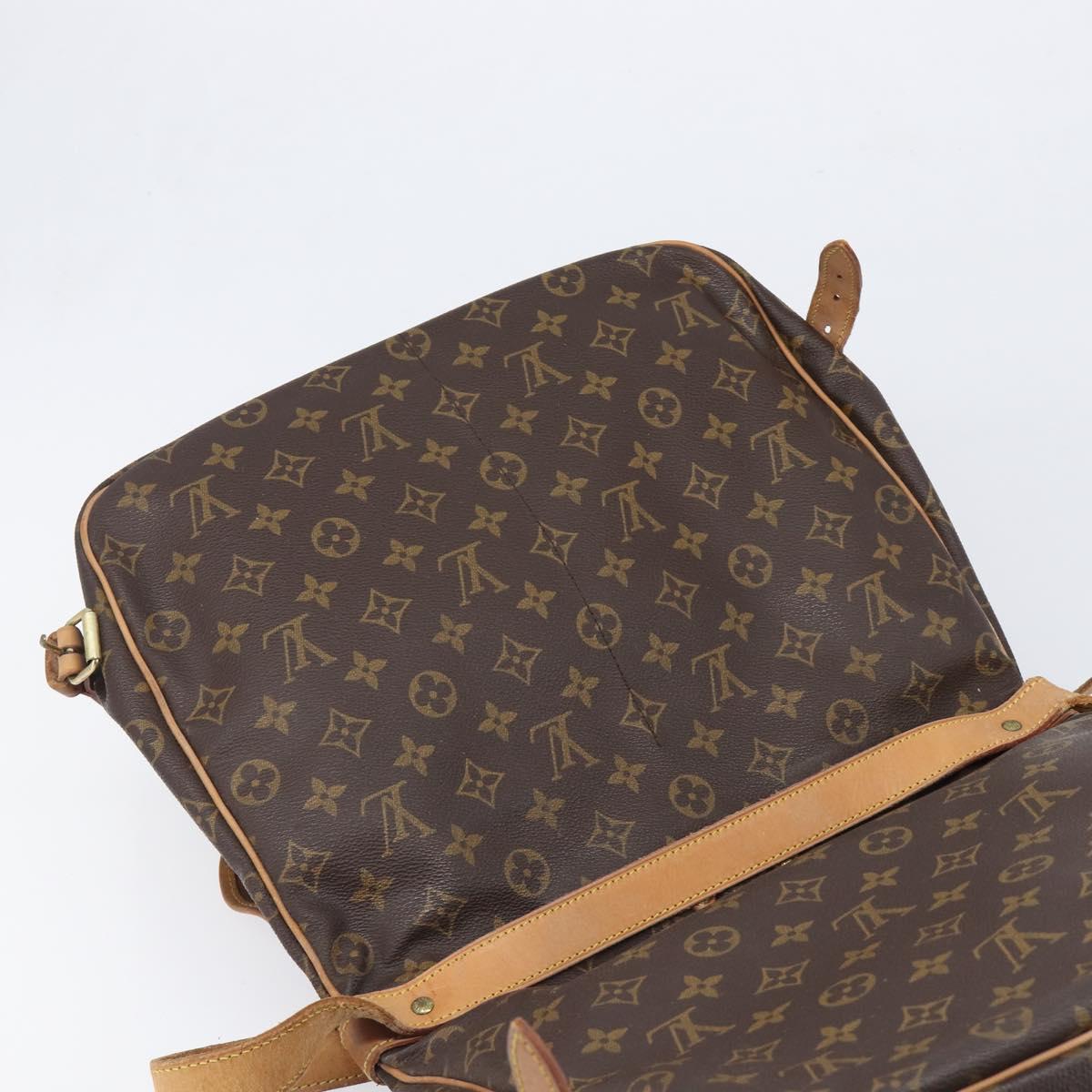 LOUIS VUITTON Monogram Saumur 35 Shoulder Bag M42254 LV Auth ka6011