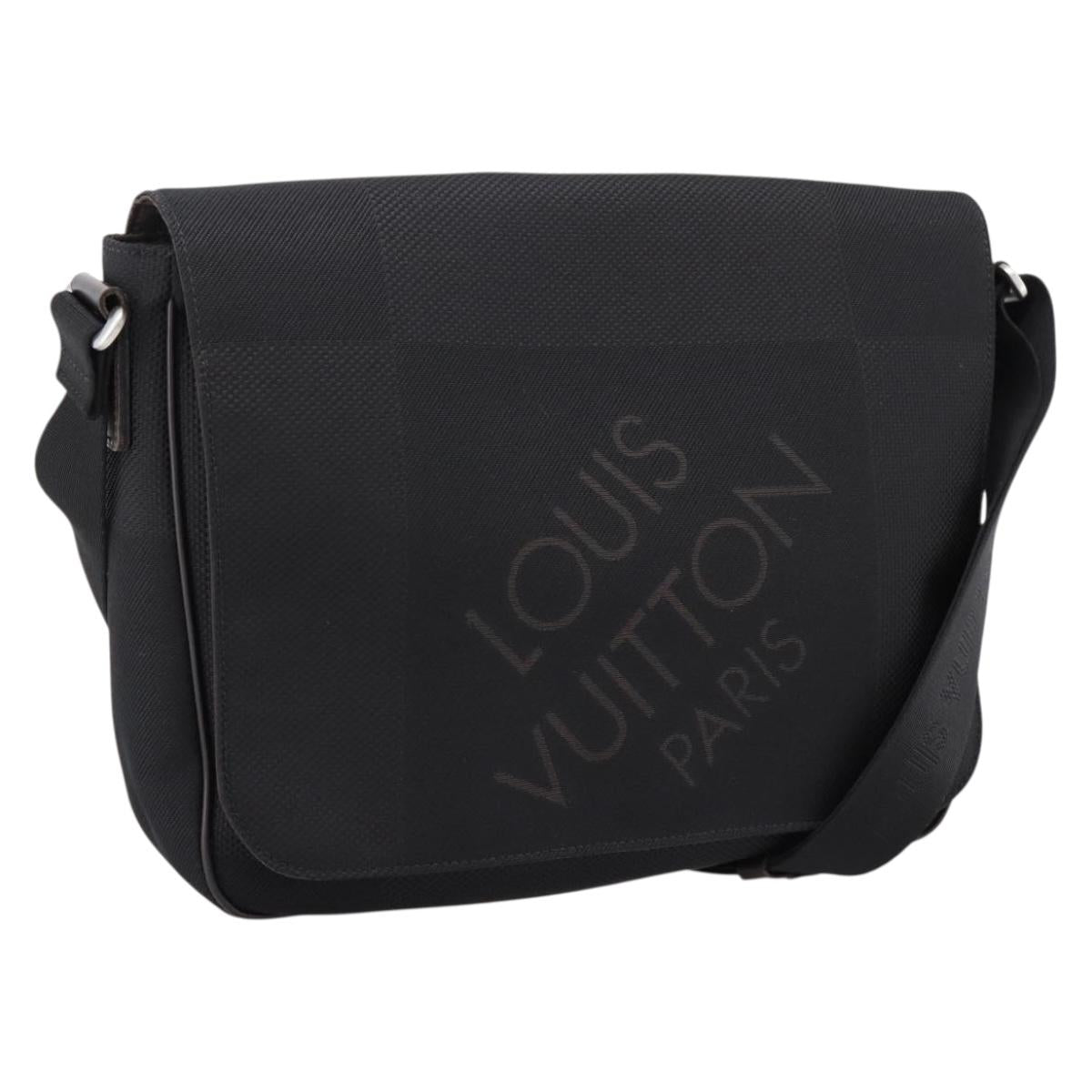 LOUIS VUITTON Damier Geant Petit Message Shoulder Bag Black M93618 Auth ka6081