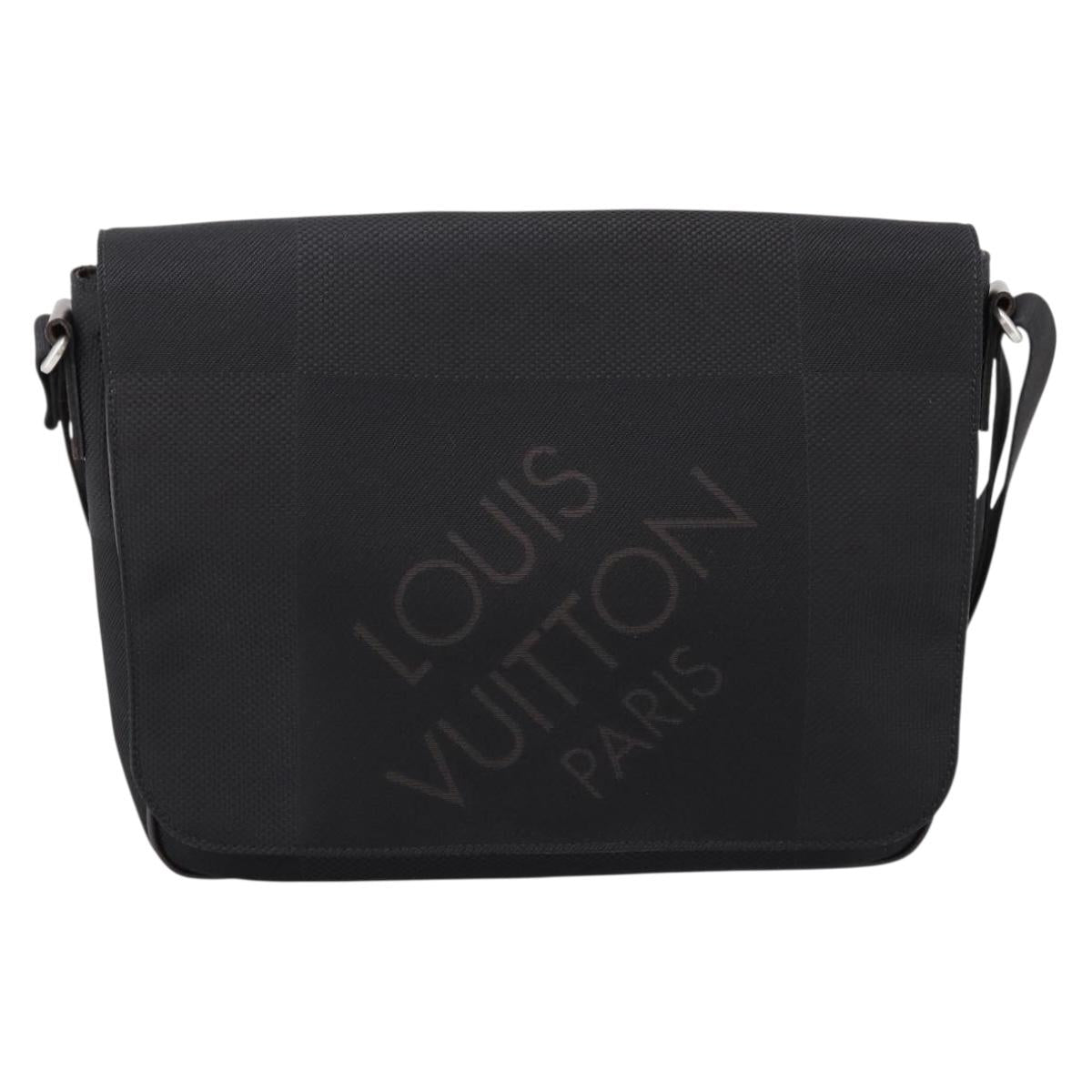 LOUIS VUITTON Damier Geant Petit Message Shoulder Bag Black M93618 Auth ka6081