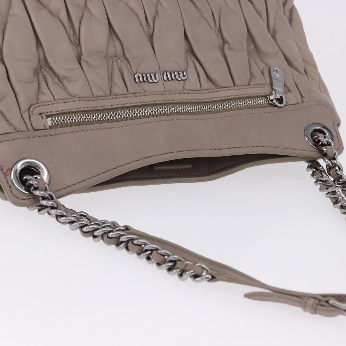 Miu Miu Matelasse Chain Shoulder Bag Leather Beige Silver Auth ka6124M