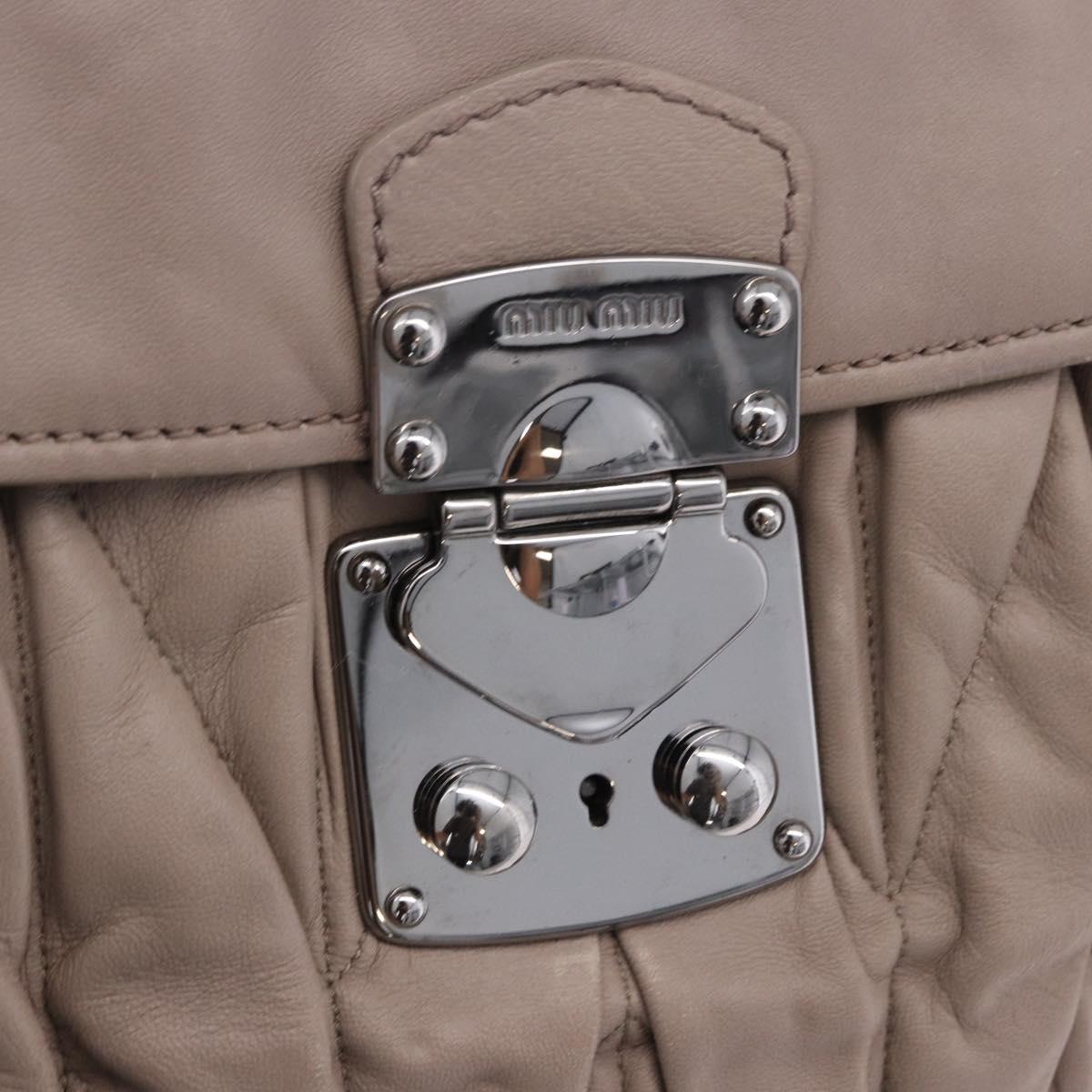 Miu Miu Matelasse Chain Shoulder Bag Leather Beige Silver Auth ka6124M