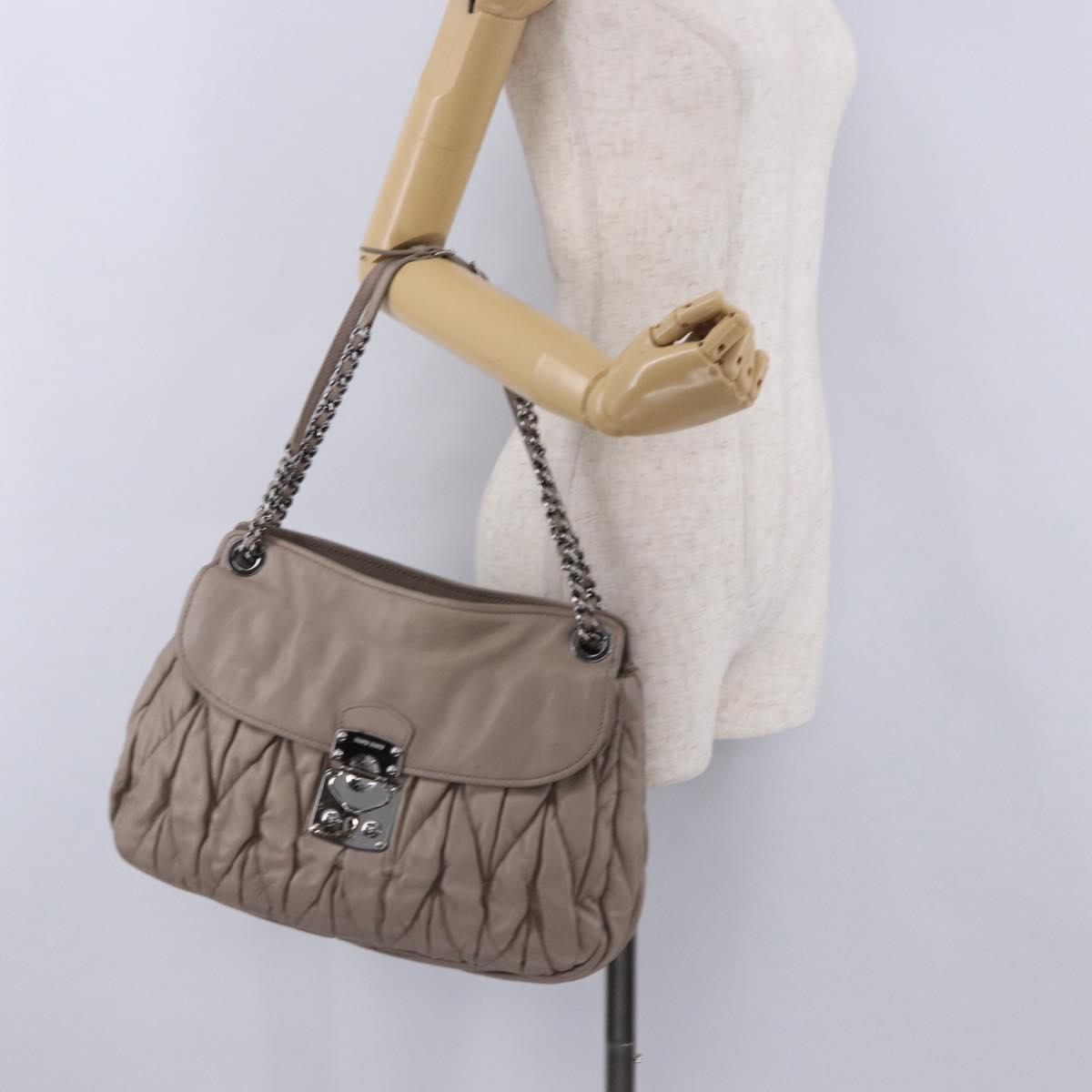 Miu Miu Matelasse Chain Shoulder Bag Leather Beige Silver Auth ka6124M