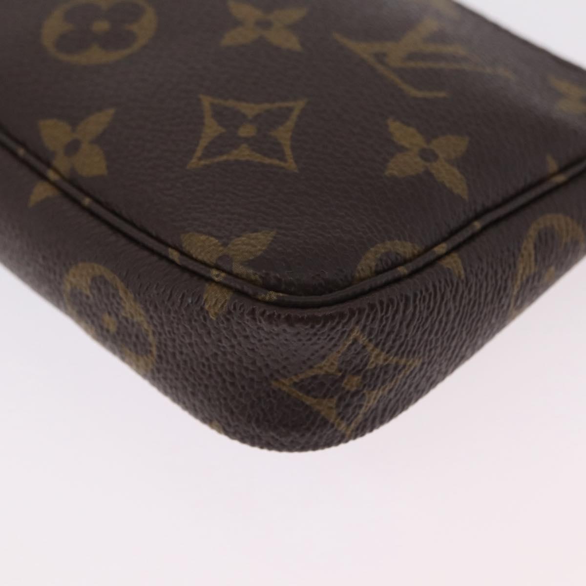 LOUIS VUITTON Ski Bear Mini Pochette Accessoires Pouch M67769 LV Auth ka6379M