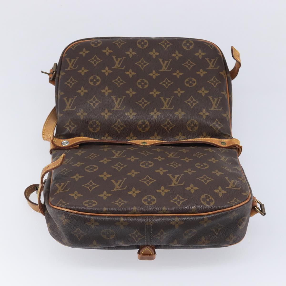 LOUIS VUITTON Monogram Saumur 30 Shoulder Bag M42256 LV Auth ka6514