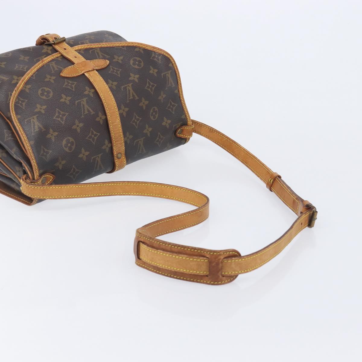 LOUIS VUITTON Monogram Saumur 30 Shoulder Bag M42256 LV Auth ka6514