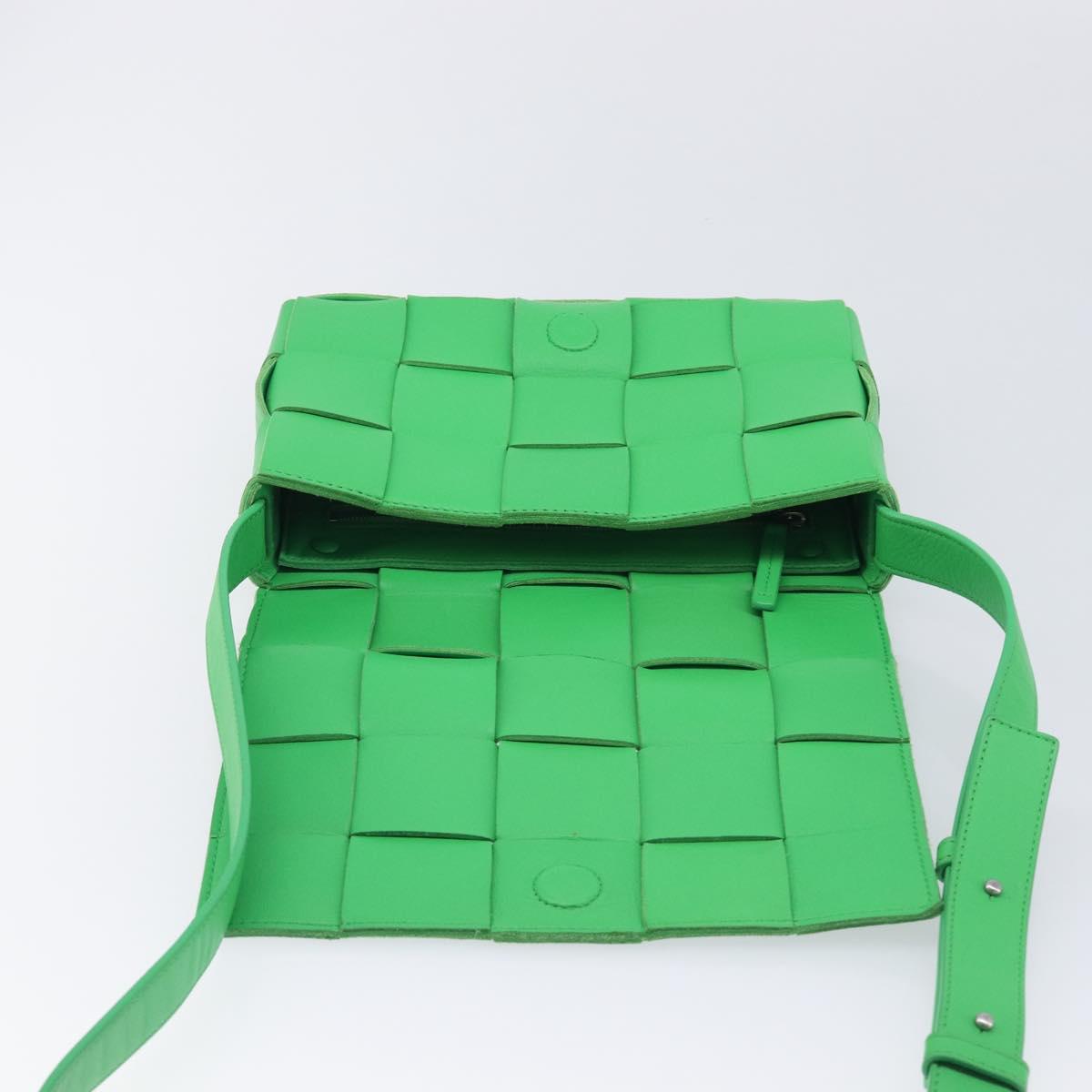 Bottega Veneta MAXI INTRECCIATO Cassette Bag Leather Green Silver Auth ka6923V