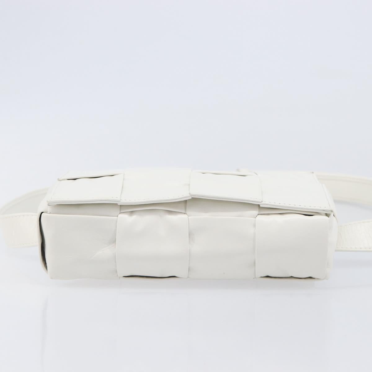 Bottega Veneta MAXI INTRECCIATO Cassette Waist Bag Leather White Auth ka6946V