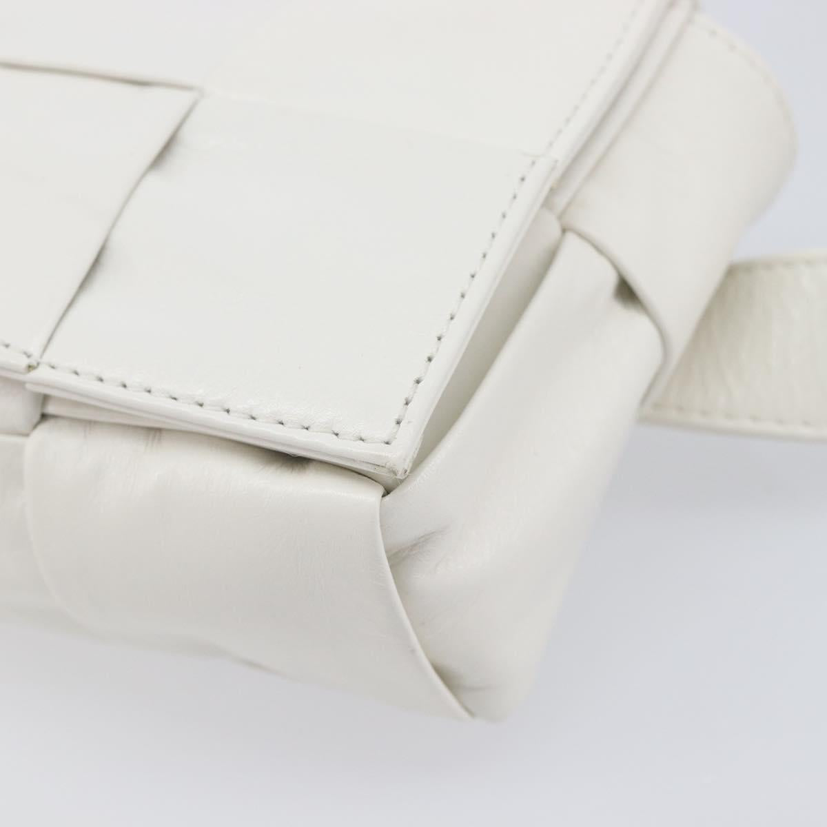 Bottega Veneta MAXI INTRECCIATO Cassette Waist Bag Leather White Auth ka6946V