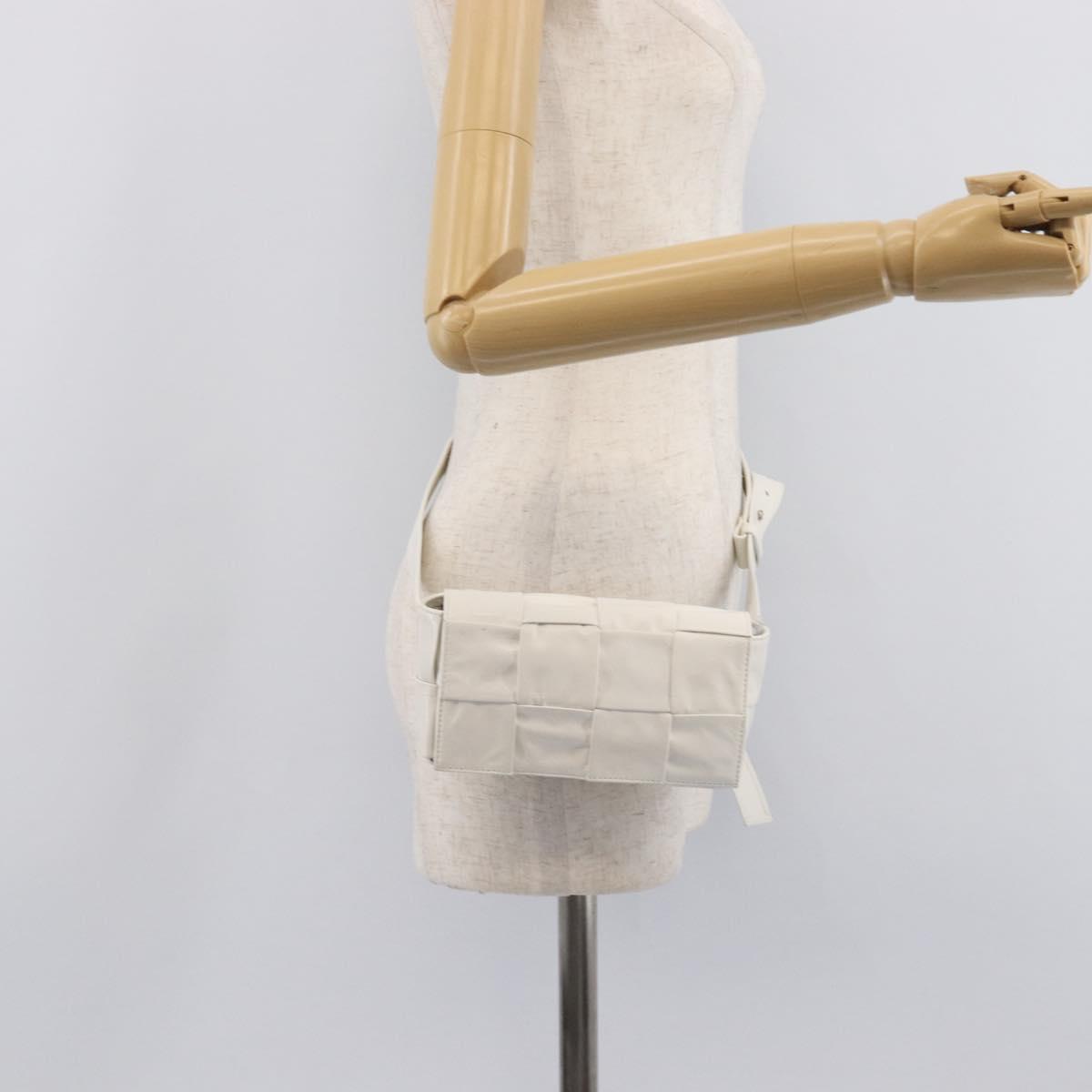 Bottega Veneta MAXI INTRECCIATO Cassette Waist Bag Leather White Auth ka6946V