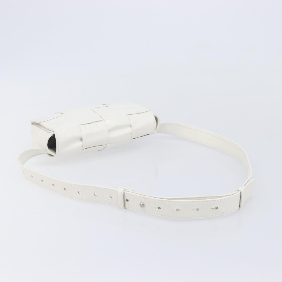 Bottega Veneta MAXI INTRECCIATO Cassette Waist Bag Leather White Auth ka6946V