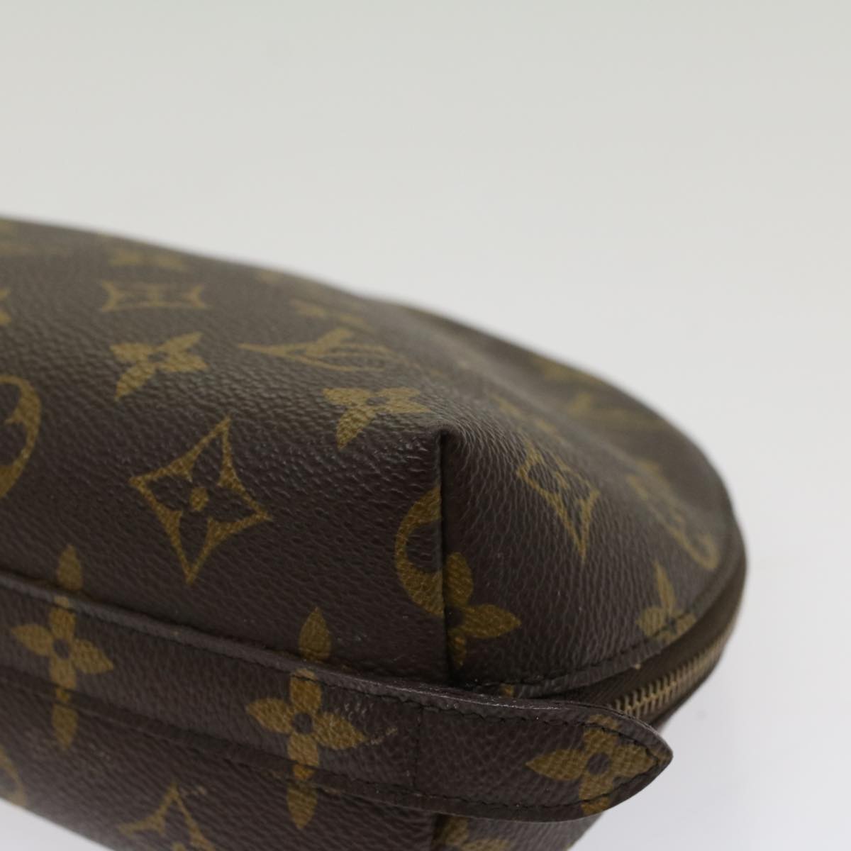 LOUIS VUITTON Monogram Trousse Demi Ronde Cosmetic Pouch M47520 LV Auth ki3334