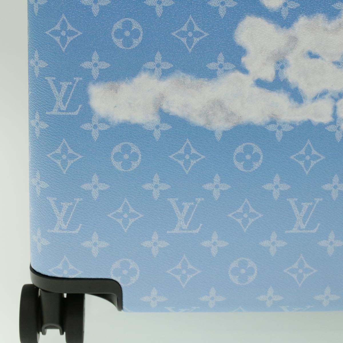 LOUIS VUITTON Monogram Clouds Horizon 55 Suitcase Blue M20411 LV Auth ki3461SM
